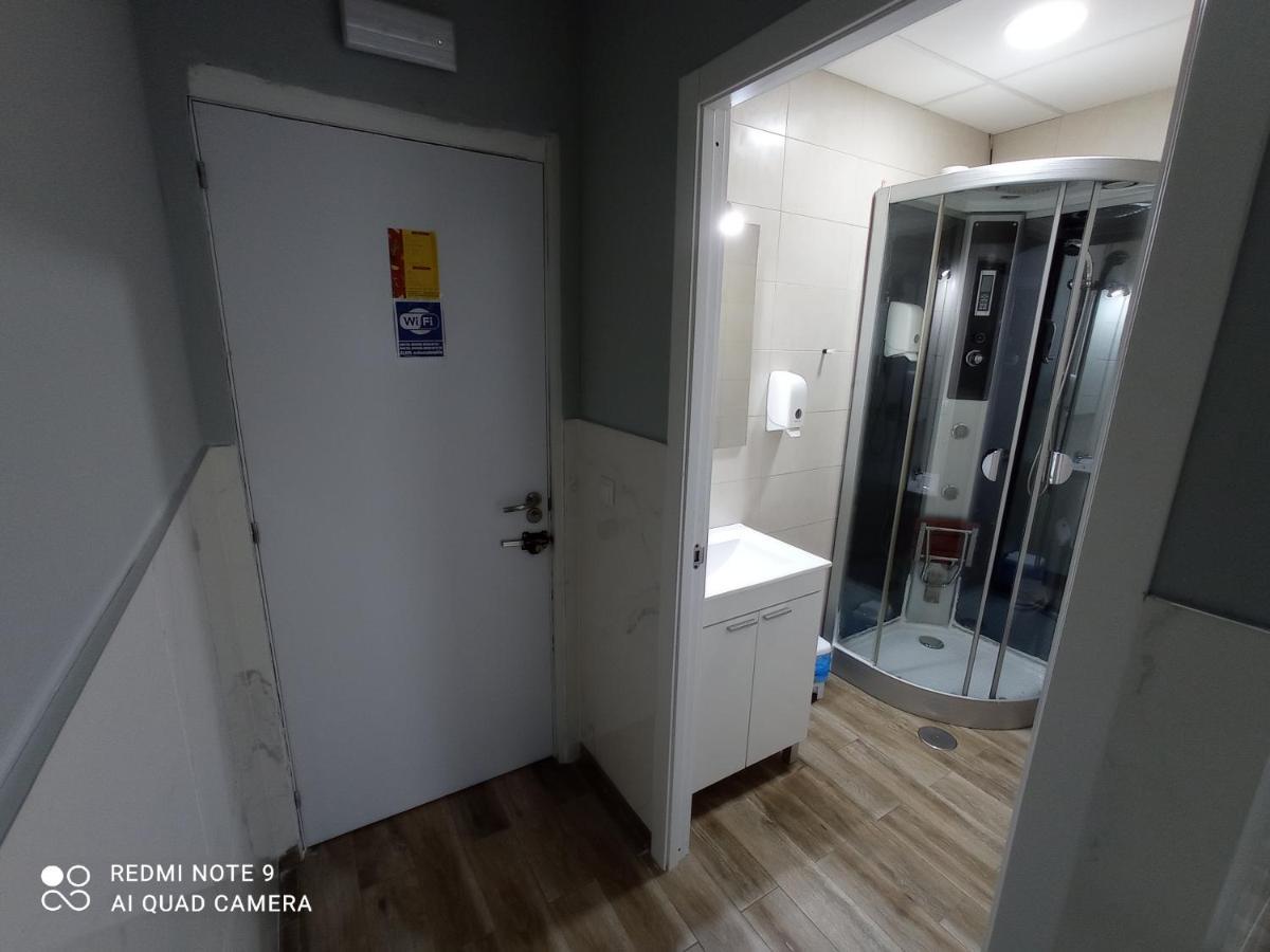 Hostal Avenida Andalucia - Solo Adultos Seville Exterior photo