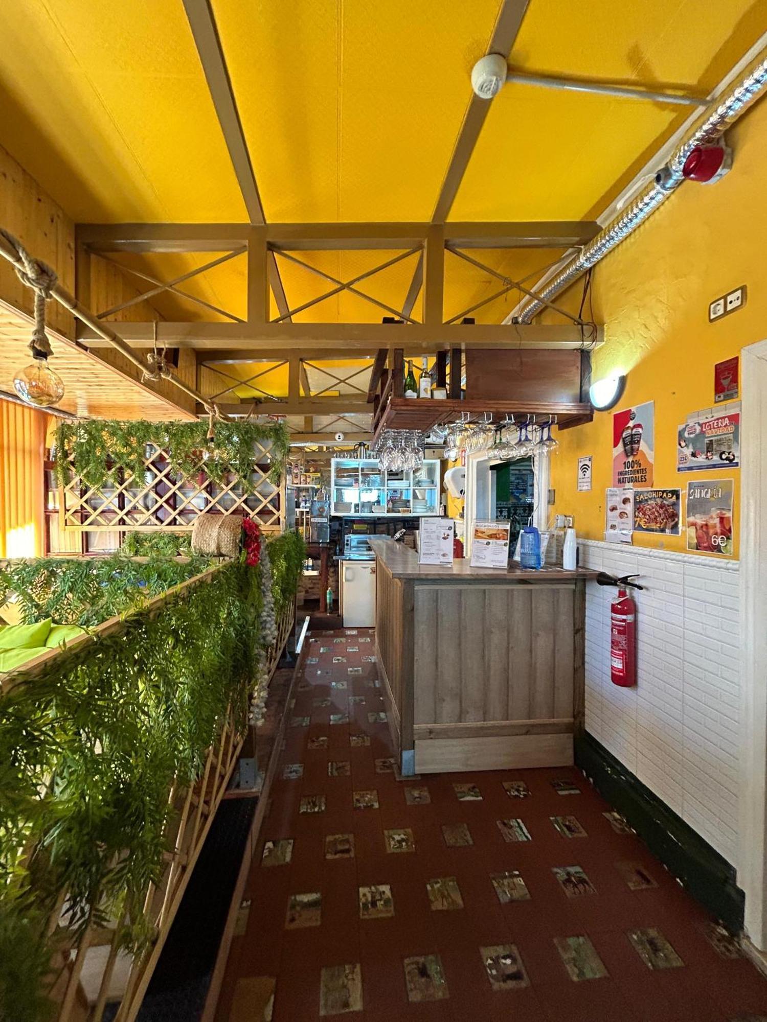 Hostal Avenida Andalucia - Solo Adultos Seville Exterior photo