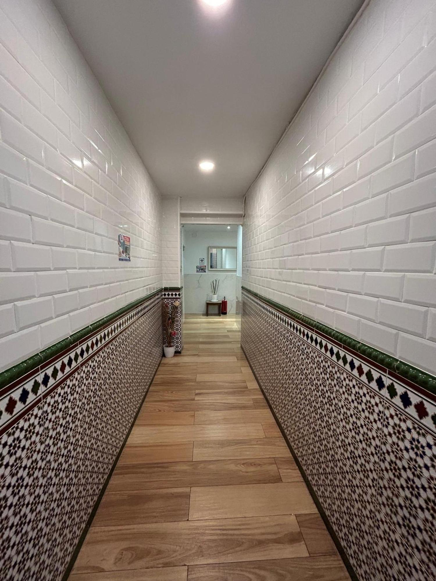 Hostal Avenida Andalucia - Solo Adultos Seville Exterior photo