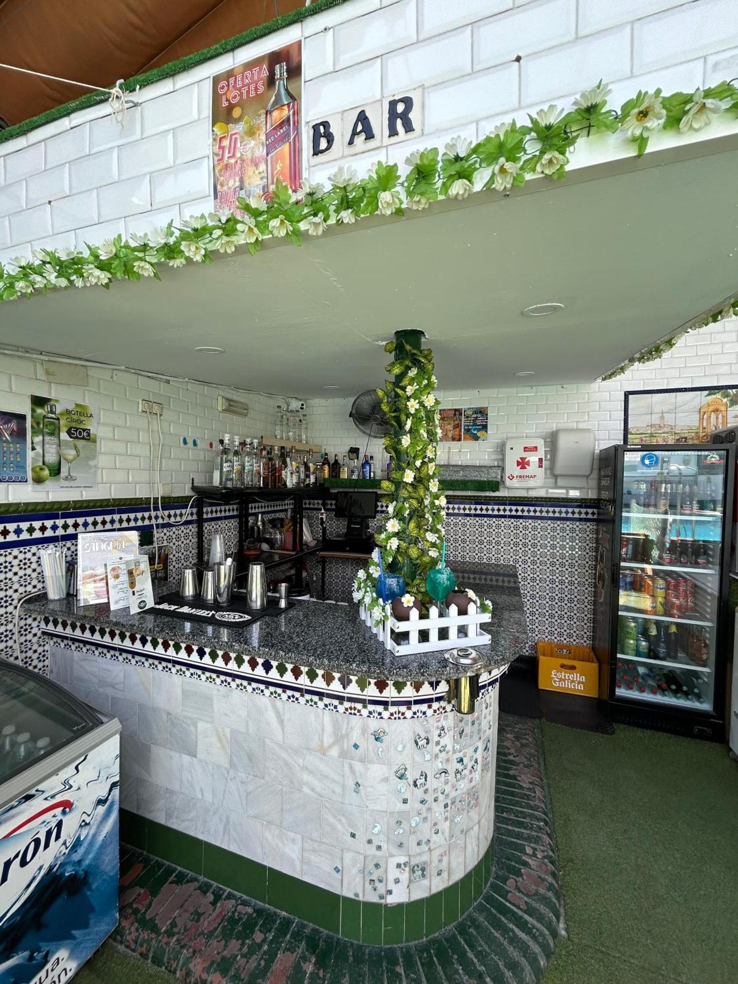 Hostal Avenida Andalucia - Solo Adultos Seville Exterior photo