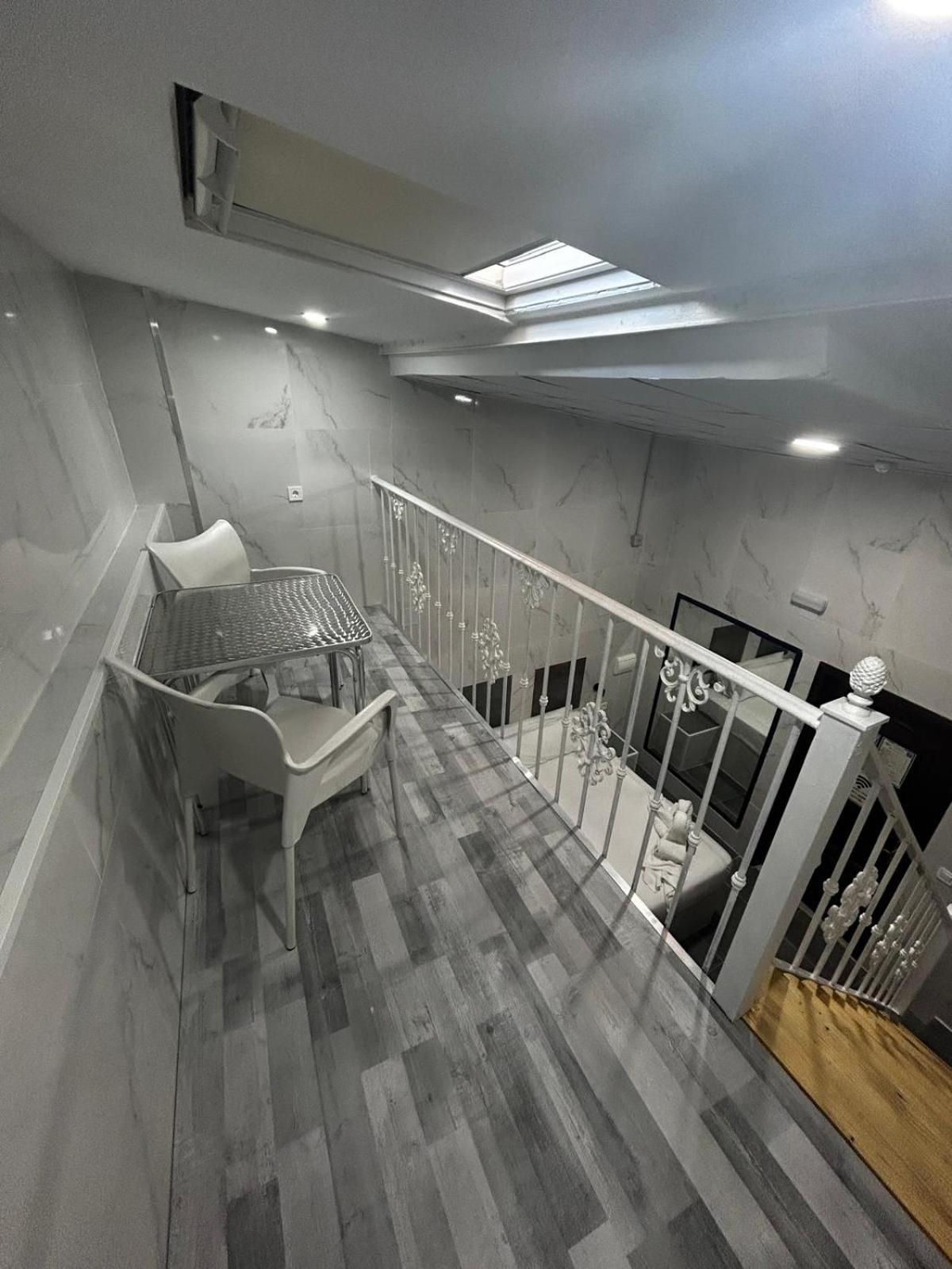 Hostal Avenida Andalucia - Solo Adultos Seville Exterior photo